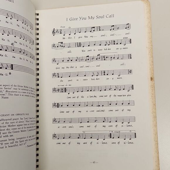 Paramahansa Yogananda Cosmic Chants Book 1974 - Picture 8 of 11